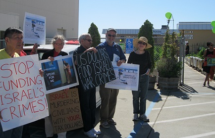 Protest July 26 at Barbara Lee fundraiser. Click to enlarge